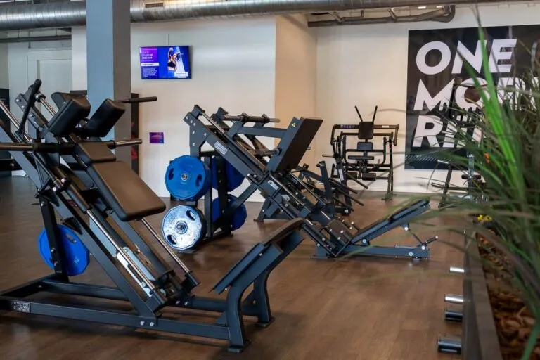 Pro Fit Gym Sportschool Emmen Hack Squat En Leg Press